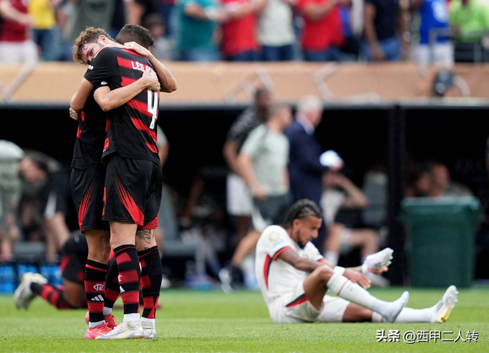 萨拉赫爆冷击败巴黎圣日耳曼，挺进下一轮引爆全场！的简单介绍